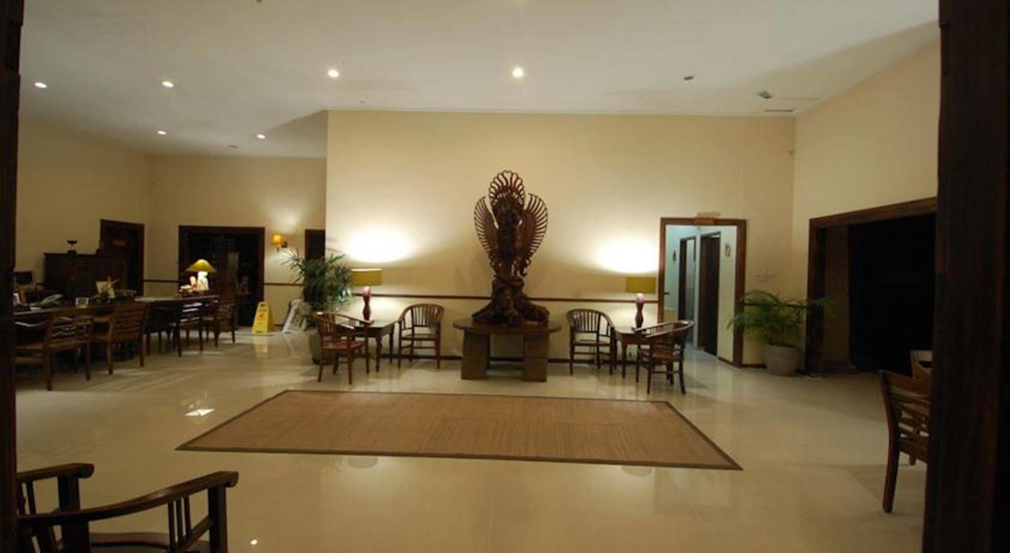 Hotel Mentari 3*