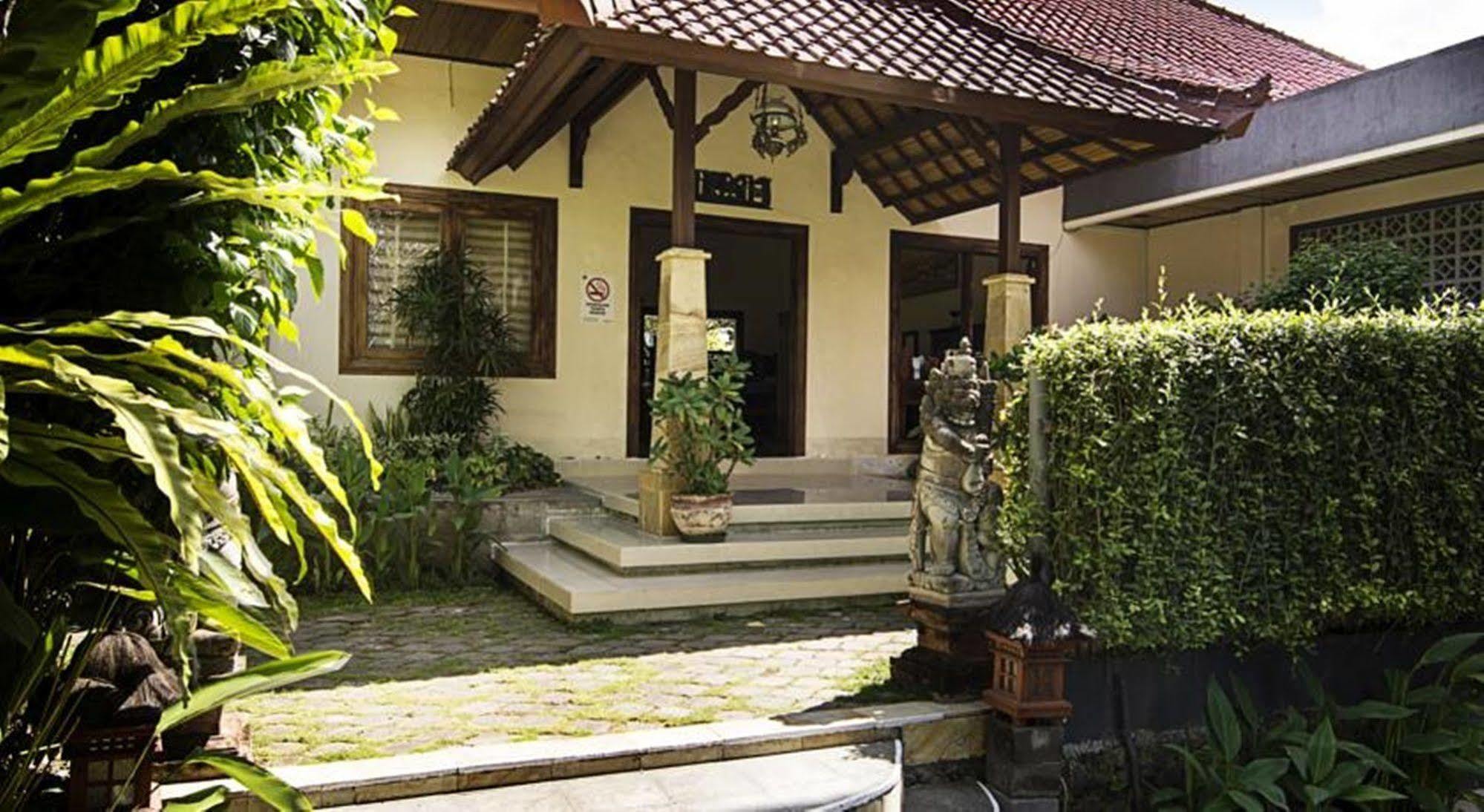 Mentari Hotel 3*